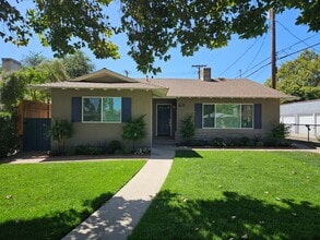 Building Photo - 611 S Mariposa St