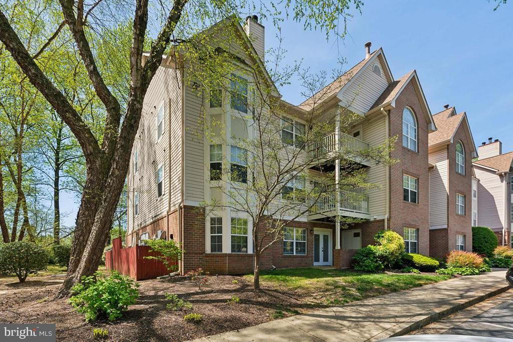 Foto principal - 9720 Lake Point Ct