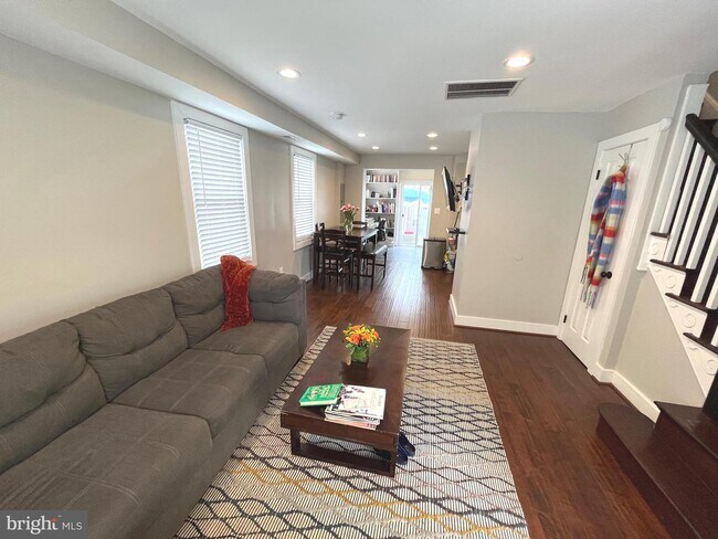 Foto del edificio - 3312 Clay St NE