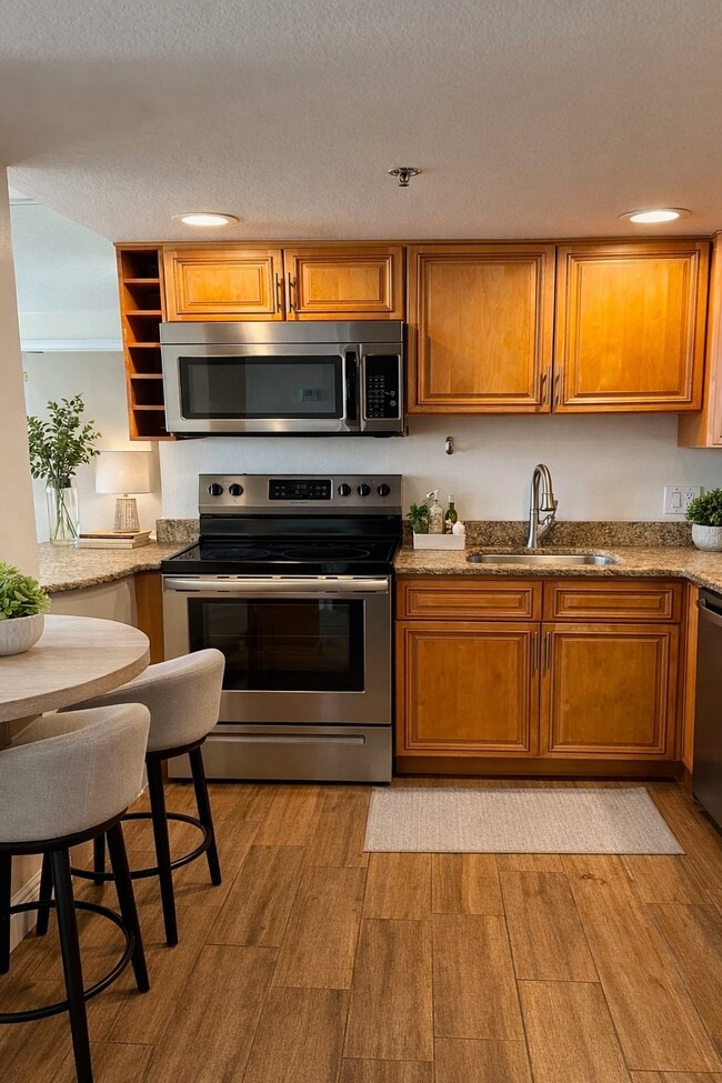 Foto del edificio - 400 E Colonial Dr