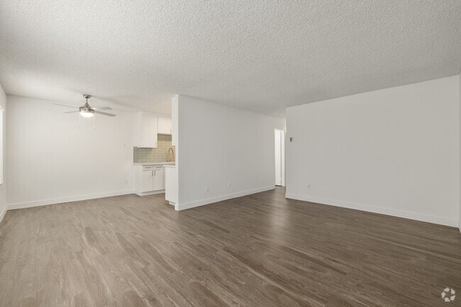 2HAB,2BA - 975 ft² - Palms