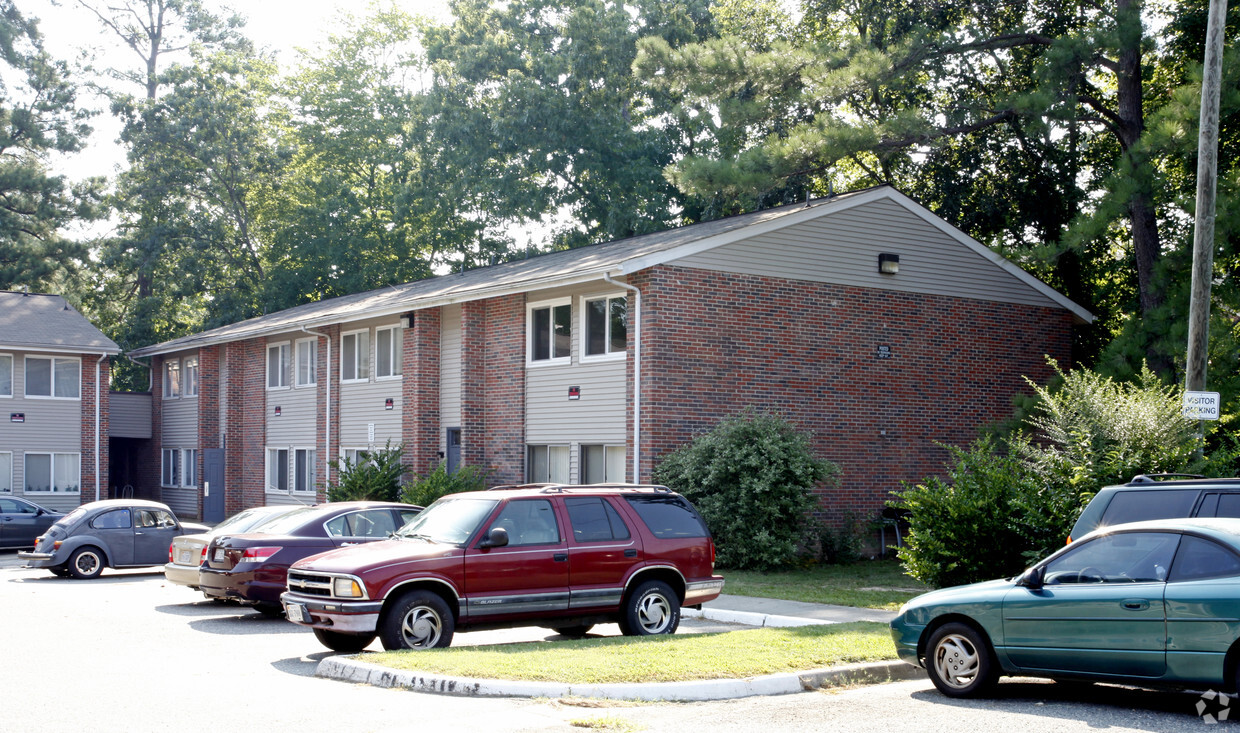 Building Photo - Carley Square Apartments