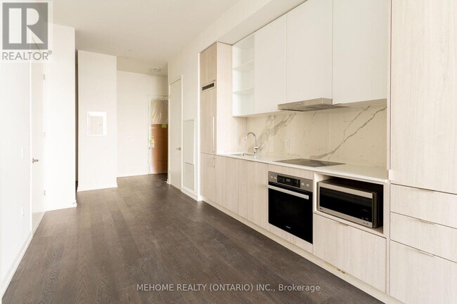 Building Photo - 138-PH138 Downes St