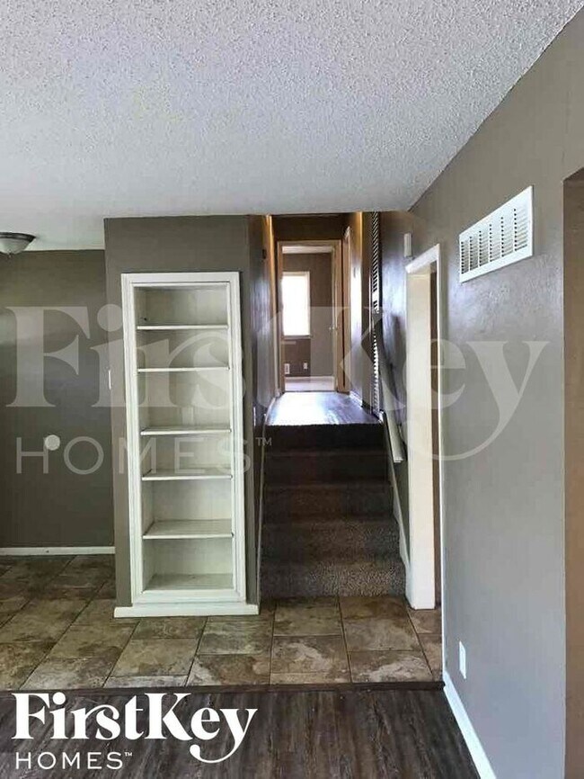 Foto del edificio - 9404 White Ave