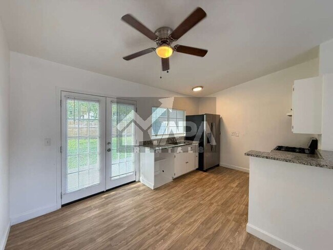 Foto del edificio - 7330 Glen Cross Dr