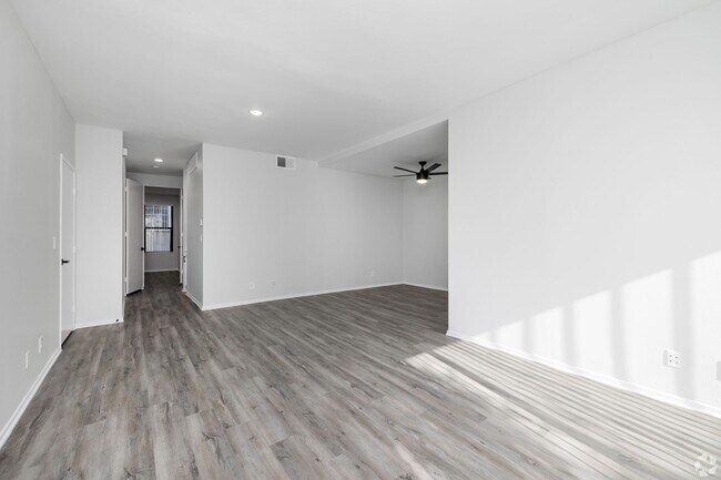 Interior Photo - 1527 Veteran Ave