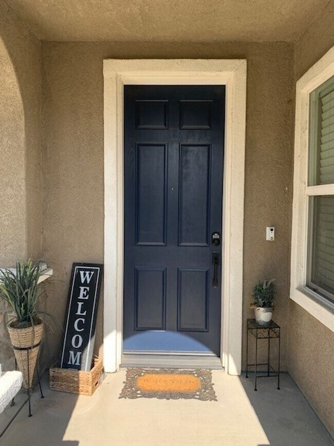 Foto del edificio - 3-Bedroom | 2.5 Bathroom Home with Solar, ...