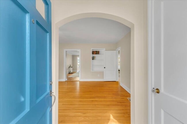 Building Photo - 308 E 55th St