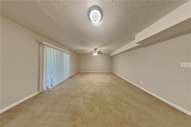 Foto del edificio - 2690 Old Ivy Ct NE