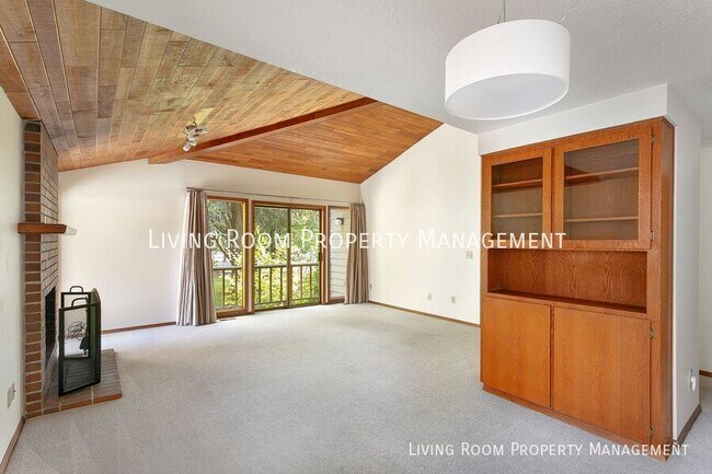 Building Photo - 7566 SW Cresmoor Dr