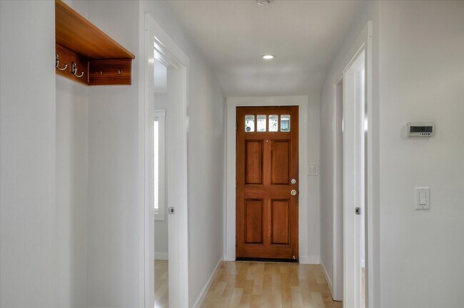 Building Photo - 3669 Madrone Ave
