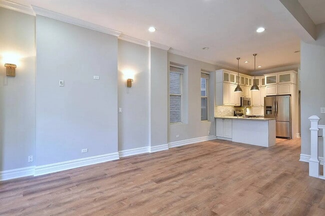 Building Photo - 1316 N Artesian Ave