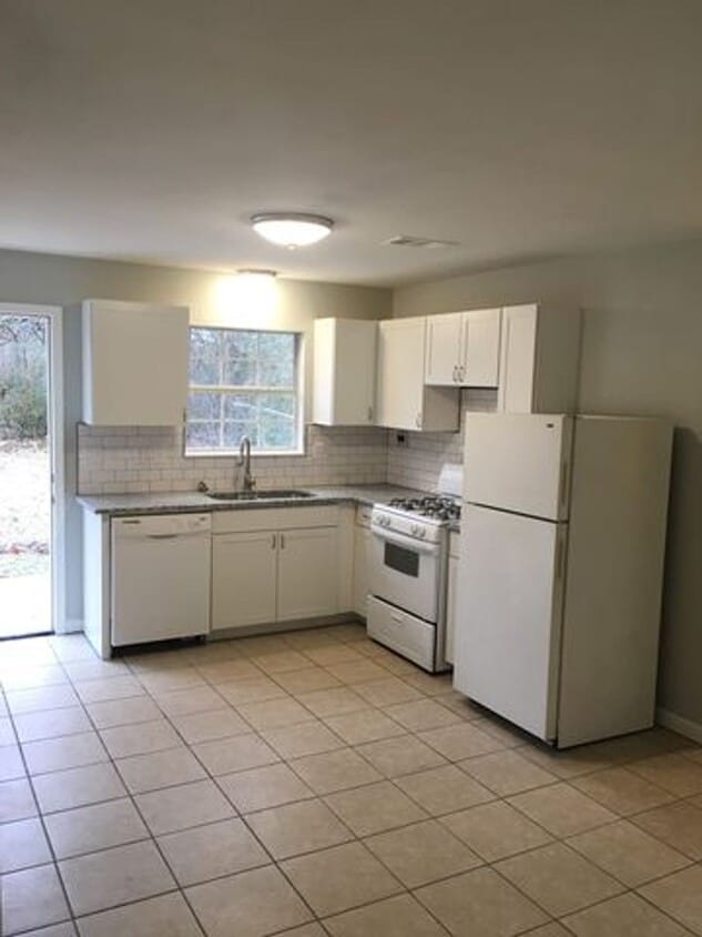 Building Photo - Nicole Lane Duplexes
