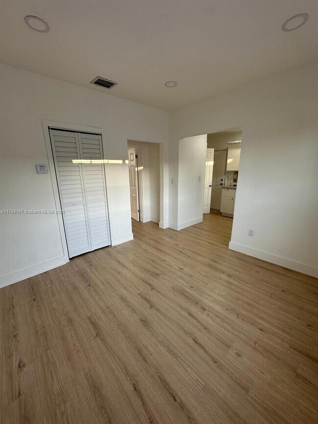 Foto del edificio - 2028 SW 2nd St