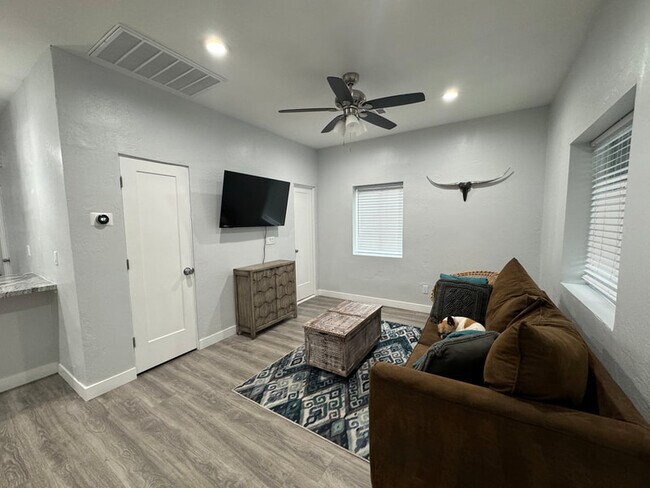 Foto del edificio - 2331 N Richland St