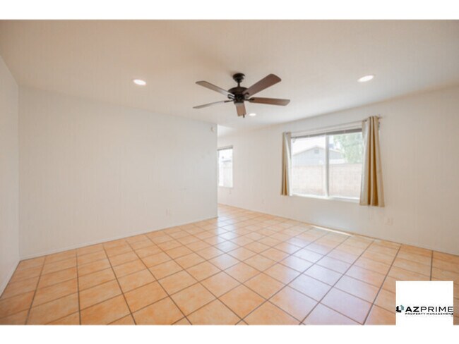 Building Photo - Discover comfortable living in this 3/2 home in the heart of Tempe!
