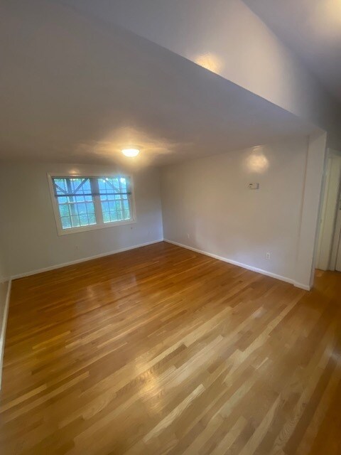 Foto del edificio - 34 Coyne Rd