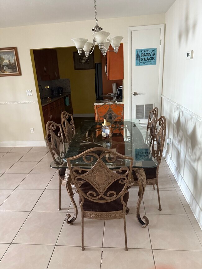 Foto del edificio - 3145 NW 196th St
