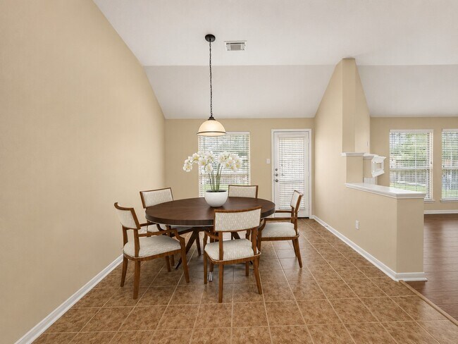 Building Photo - 9010 Carriage Point Dr