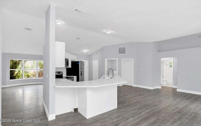 Foto del edificio - 614 Elmont St NW