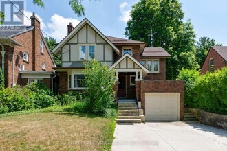 Building Photo - 293 Huron St