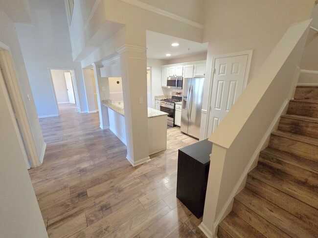 Building Photo - Stylish 3 Bed 3 Bath Condo With Large Balcony in Desired Riverbend at Cascades - Water Included