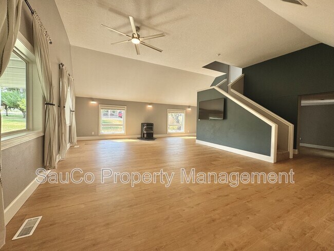 Foto del edificio - 6543 SE Borwick St