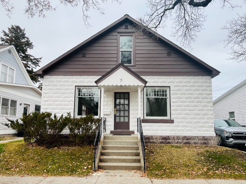 Primary Photo - 7 E Curtiss St