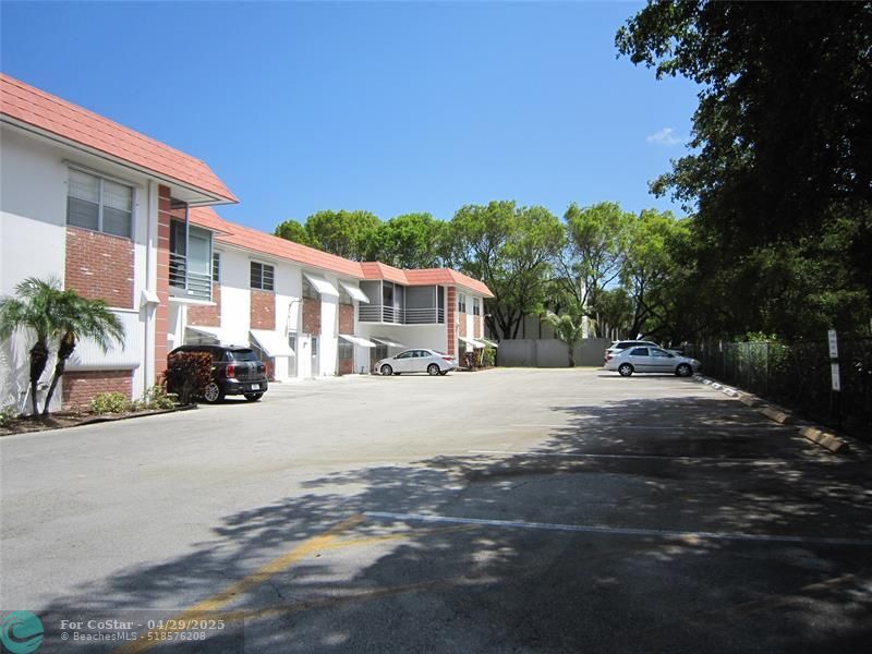 Primary Photo - 3550 NW 8th Ave