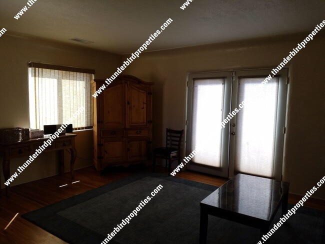 Foto del edificio - Fully Furnished in North Valley