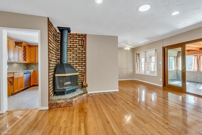 Building Photo - 3 br, 2 bath House - 5003 Greenbrier Avenue