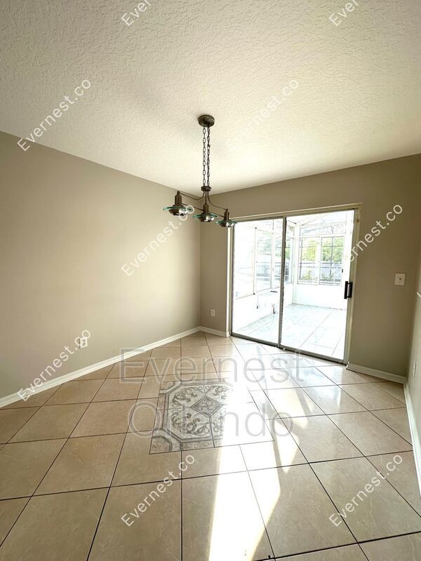 Building Photo - 2277 Heathwood Cir