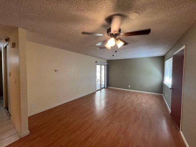 Building Photo - Single story 3 bedroom with two car garage!