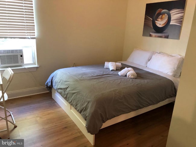 Building Photo - 4023 Baring St