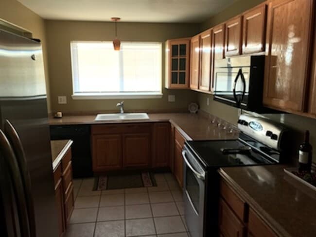 Building Photo - 4420 Bramble Ln