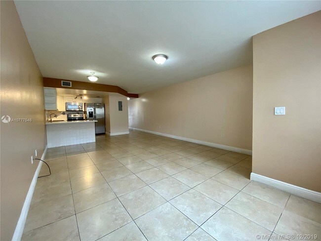 Foto del edificio - 451 NW 82nd Ave  811 Miami Fl 33126