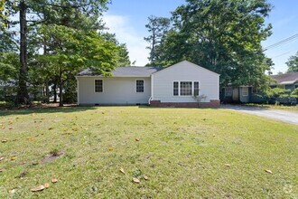 Building Photo - 404 Dogwood Ln