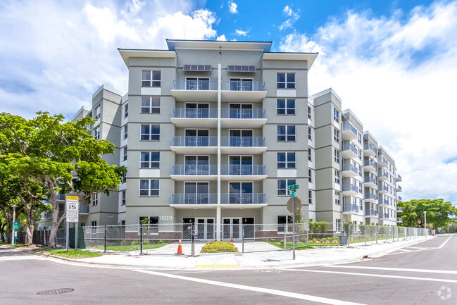 Building Photo - Courtside Family Apartments