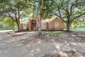 Building Photo - 217 Stanford Ct