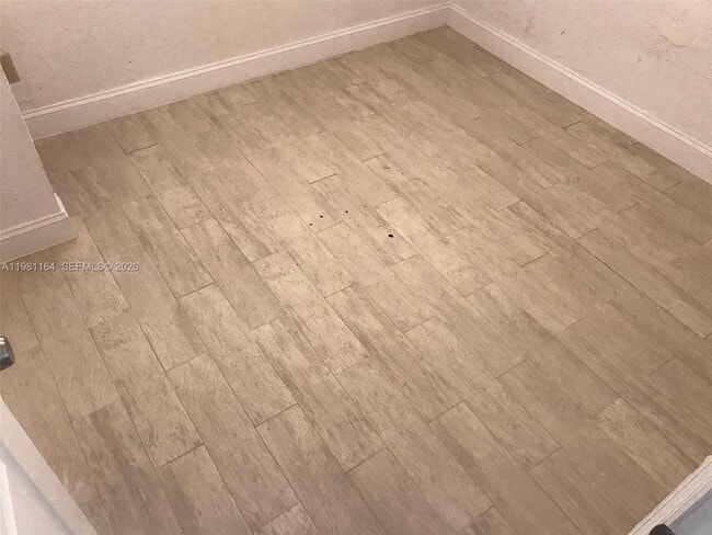 Foto del edificio - 180 NW 17th St