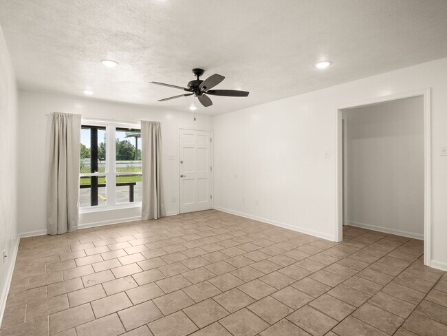 Foto del edificio - 3322 Kingham Rd
