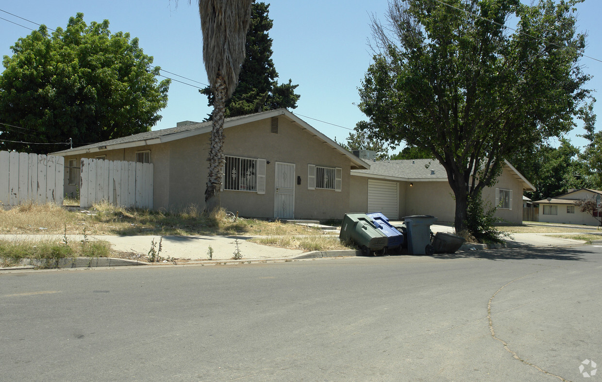 Building Photo - 3505 E Grant Ave