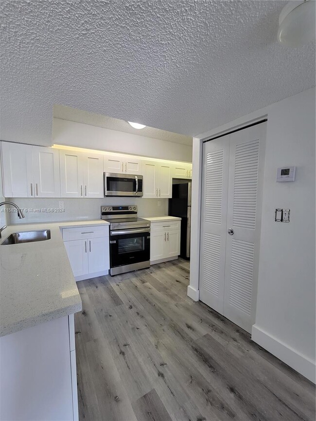 Foto del edificio - 8600 SW 212th St