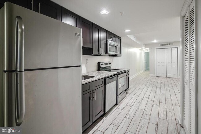Foto del edificio - 319 N Preston St
