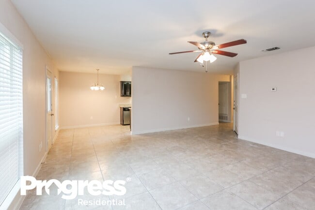 Building Photo - 701 Edgemont Pl