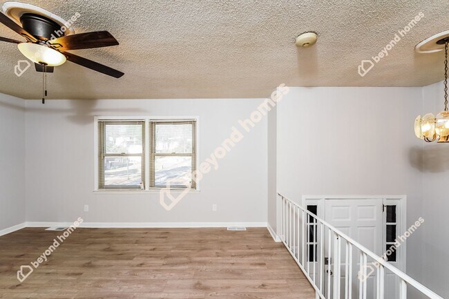 Foto del edificio - Beautifully Modernized 3 BR and 2 BA in on...