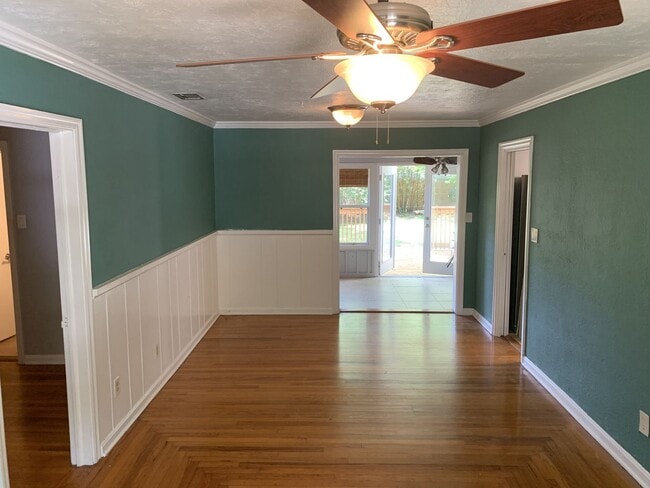 Building Photo - 2109 Forest Cir