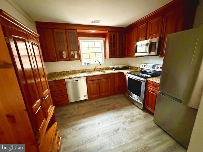 Foto del edificio - 25 Cramer Rd