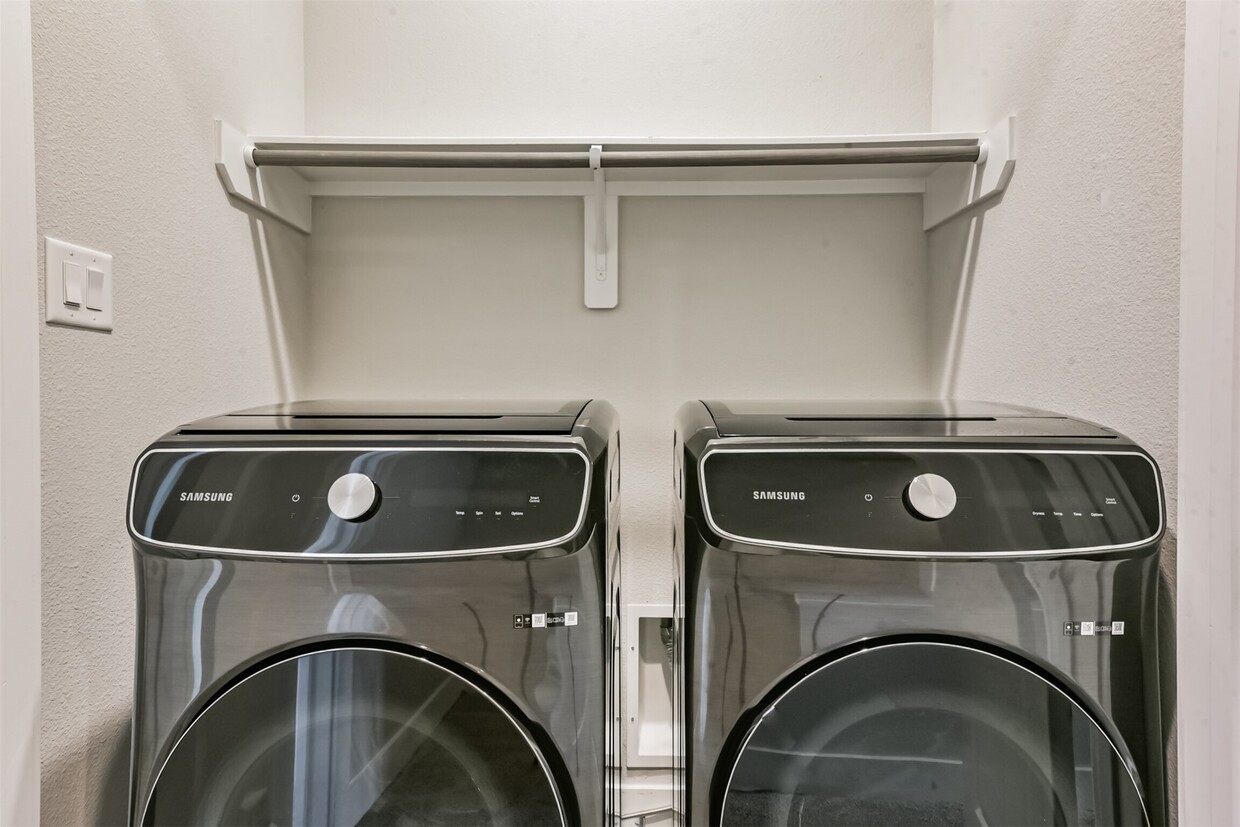 Foto principal - 1313 W 24th St