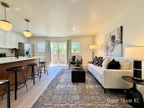 Building Photo - 4203 SW Trafficway